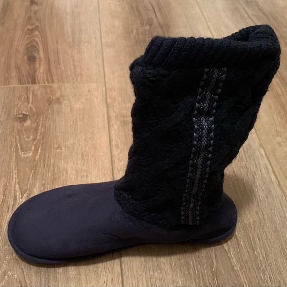 ☕️ Isotoner Navy Blue Women’s Boot Slippers 9.5-10 New & Never Used! - Picture 4 of 6